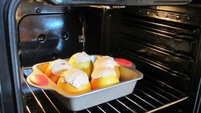Правильно запекаем яблоки для грудного ребенка