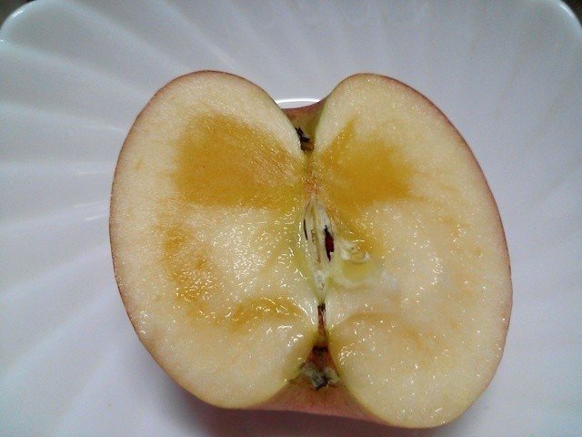 Стекловидность плодов яблони