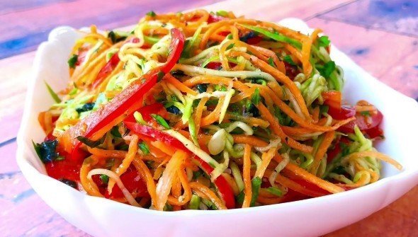 Салат из моркови по корейски жареными кабачками