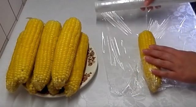 Заморозка початки початки кукурузы