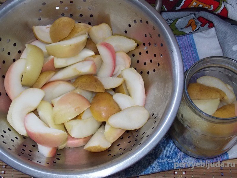 Яблочные дольки в сиропе для пирога