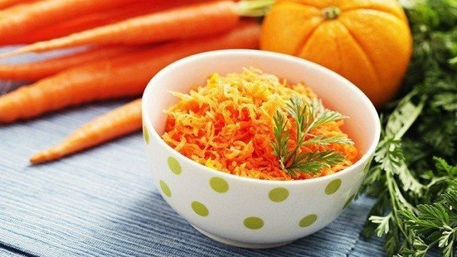 Салат из свежей моркови